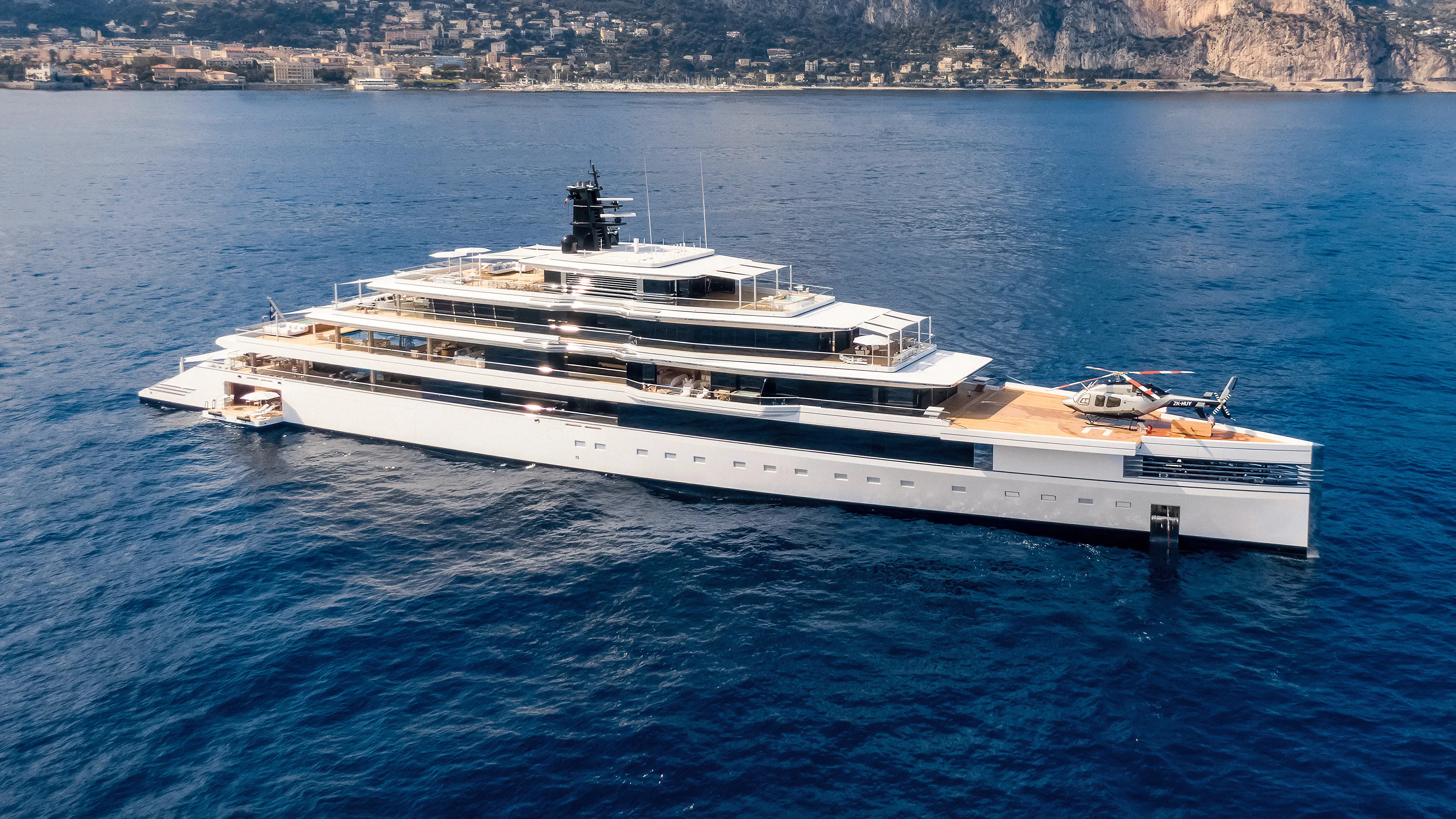 Exterior yacht design U